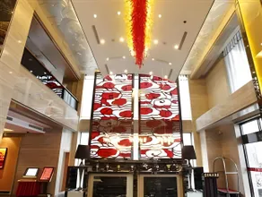 The Prosperous City Hotel Weifang - Image 2