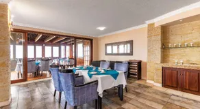 Burning Shore Hotel - Image 4
