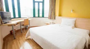 7 Days Inn Baoding Railway Station - Image 4