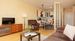 Spacious & Quiet 1 Bedroom Apartment in Pruszków by Noclegi Renters - Image 2