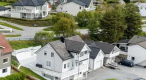 Bright & Spacious Apartment by the Sea, Free Parking, 10min to Airport, 12min to Ålesund - Image 4
