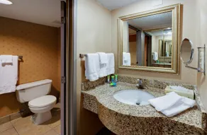 Holiday Inn Cleveland Airport West by IHG - Image 2