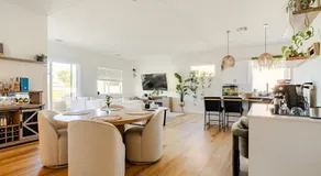 Perfect 3-Bedroom House with Golf & Sunset Views! - Image 2