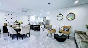 Spacious Villa with Hot Tub Near MIA Sleeps 12 - Image 3