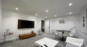 Stratford Heights - Modern 2 Bed Apartment - Image 2