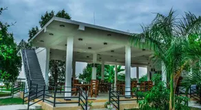 Lake Villa Resort - Image 2