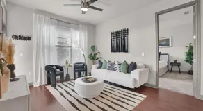 Radius West Midtown Apartments by Frontdesk - Image 5