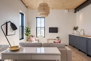 Brewery Park 302 - New Elegant Boutique Apartment - Image 1