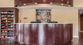 Comfort Suites  Pell CIty near Logan Martin Lake - Image 4