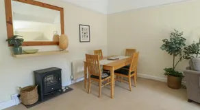 Castle Gardens Apartment - Image 5
