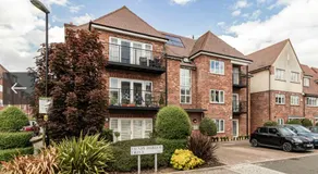 2 Bedroom Apartment in Mill Hill - Image 4