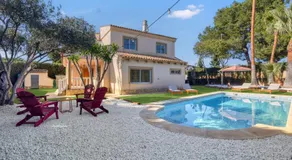 Private Garden Villa near Valencia with Cinema and Gym - Image 2