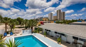 Coral Sands HUGE Studio w/ 2 Queen beds! - Image 3