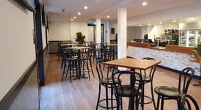 Empire Hotel Goulburn - Image 2