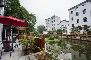 Yueyue theme Inn in Wuzhen - Image 3