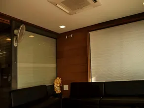 Hotel The Royal Plaza - Image 2