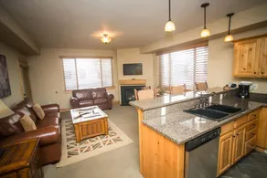 Silverado Lodge with Fireplaces and Pool Views - Image 3