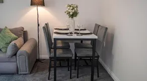 House Sleeps6-Garden-PetsOk-Parking-Long stay disc - Image 3