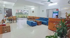 Family Transit Hotel - Image 2
