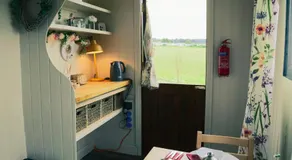 Hunstanton Beachside Glamping - Shepherd Huts & Bell Tents Dog Friendly - Image 2
