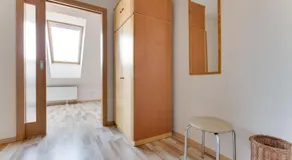 Jane's Attic Apartment - Image 5