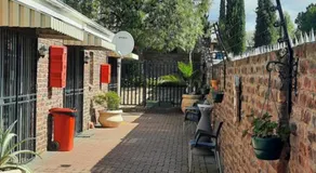 Coral Tree Guest Rooms - Image 4