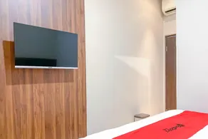 RedDoorz Plus at D San Residence Buah Batu - Image 2