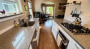 Birch Tree Cottage - 3 Bed 2 Bath Vacation home in Seattle - Image 4