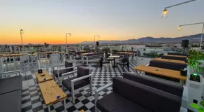 Sky Roof Hotel - Image 4