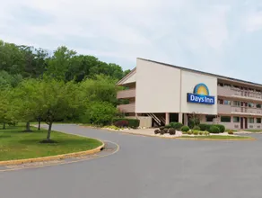 Days Inn by Wyndham Monmouth Junction-S Brunswick-Princeton - Image 5