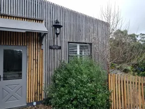 Winemakers Cottage at Treetops Red Hill - Image 4