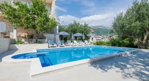 Villa Tomasovic with pool in Podstrana - Image 2