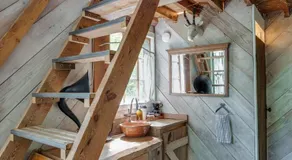 Treetop Hideaways: Luna Loft Treehouse - Image 3