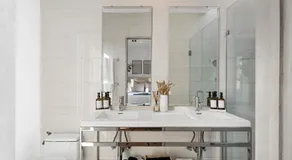 Upscale DC Row Home with Parking and Fire Pit - Image 2
