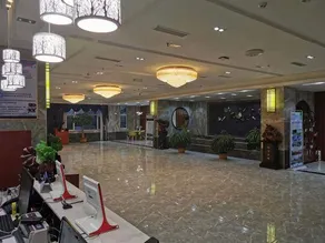 Seven Hotels - Image 4