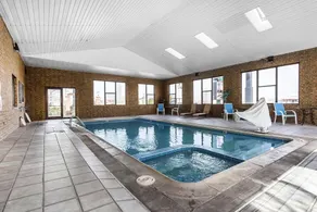 Comfort Inn - Image 4