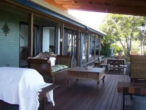 At Remingtons Private Cottages Montville - Image 4