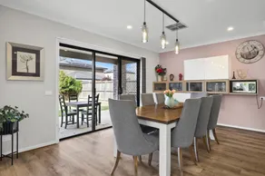 Garden Retreat 4-Bed House in Tarneit - Image 5