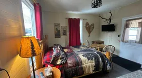 Holiday Lodge Cabins - Image 2