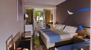 Mantenia Hotel - Image 2