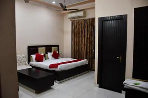 Sumanglam Hotel and Banquet - Image 5