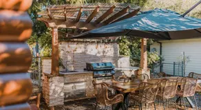 Heritage Log Cabin and Garden w Outdoor Hot Tub - Image 4