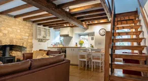 Diston's Lane - Beautiful 2BD Home, Perfect For Family Retreat! - Image 4