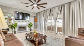 Screened Lanai & Yard! Family Getaway in Apopka - Image 2
