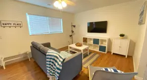 *NEW*Sunshine Gorgeous- 3BD/2BA -Private Backyard! - Image 2