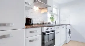 Unique Luxury 2 bedroom near O2 Arena ExCel Canary Wharf, Free parking cozy Apartment - Image 2