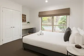 Epic Home: Pool, Sauna, Cinema & more - Sleeps 28 - Image 2