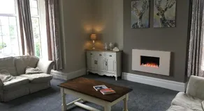 Holly Trees Hotel - Image 2