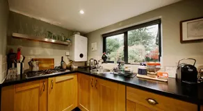 Private Luxury Open-Plan Barn Conversion - Image 4