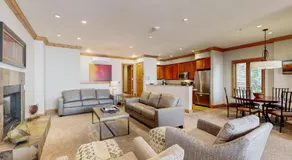 Lion Square Lodge - Image 2